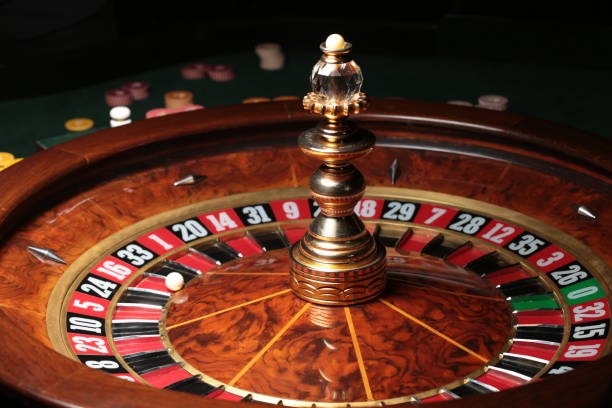 Closeup of Fortune Rabbit payout table showing symbol values and free-spin trigger conditions